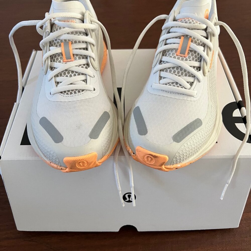 Lululemon blissfeel women's running shoe